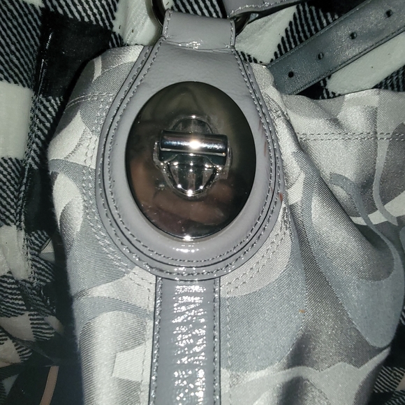 Coach Penelope Optic signature shoulder bag with C monogram (F17476) Vintage - Picture 9 of 12